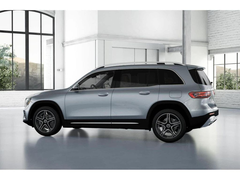 2026 Mercedes-BENZ GLB — миниатюра 31