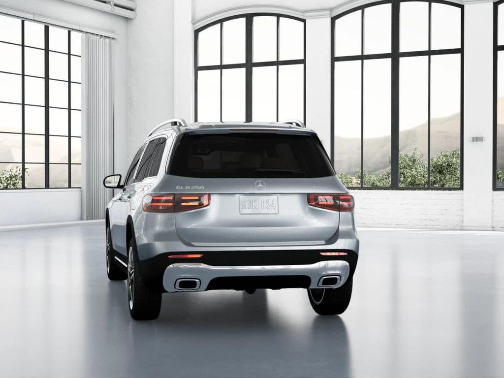 2026 Mercedes-BENZ GLB — миниатюра 25