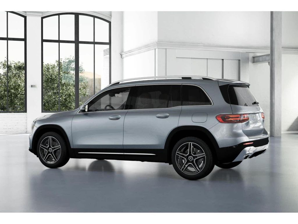 2026 Mercedes-BENZ GLB — миниатюра 30