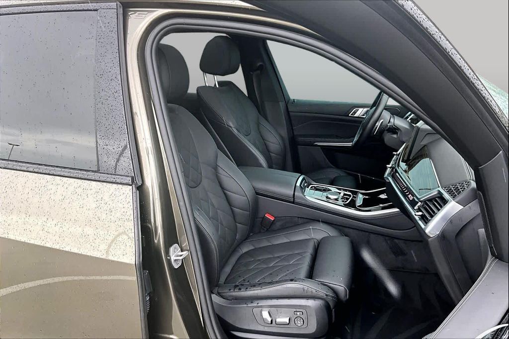 صورة 9 لـ 2024 BMW X5 SDRIVE40I