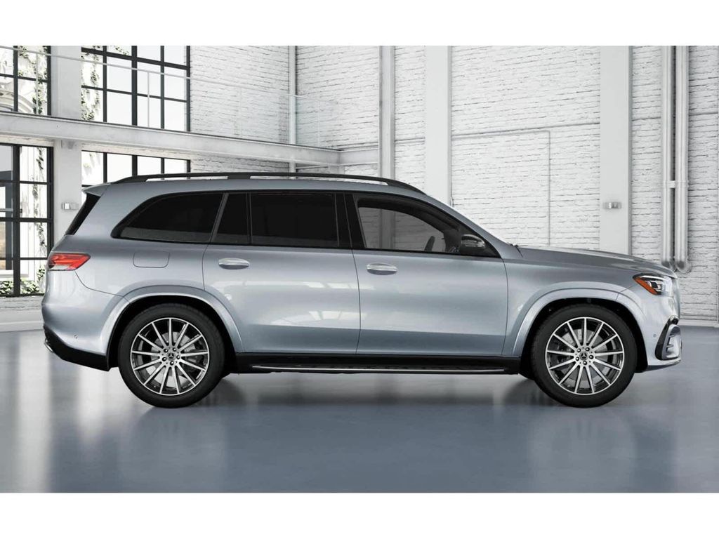 2026 Mercedes-BENZ GLS — фото 2