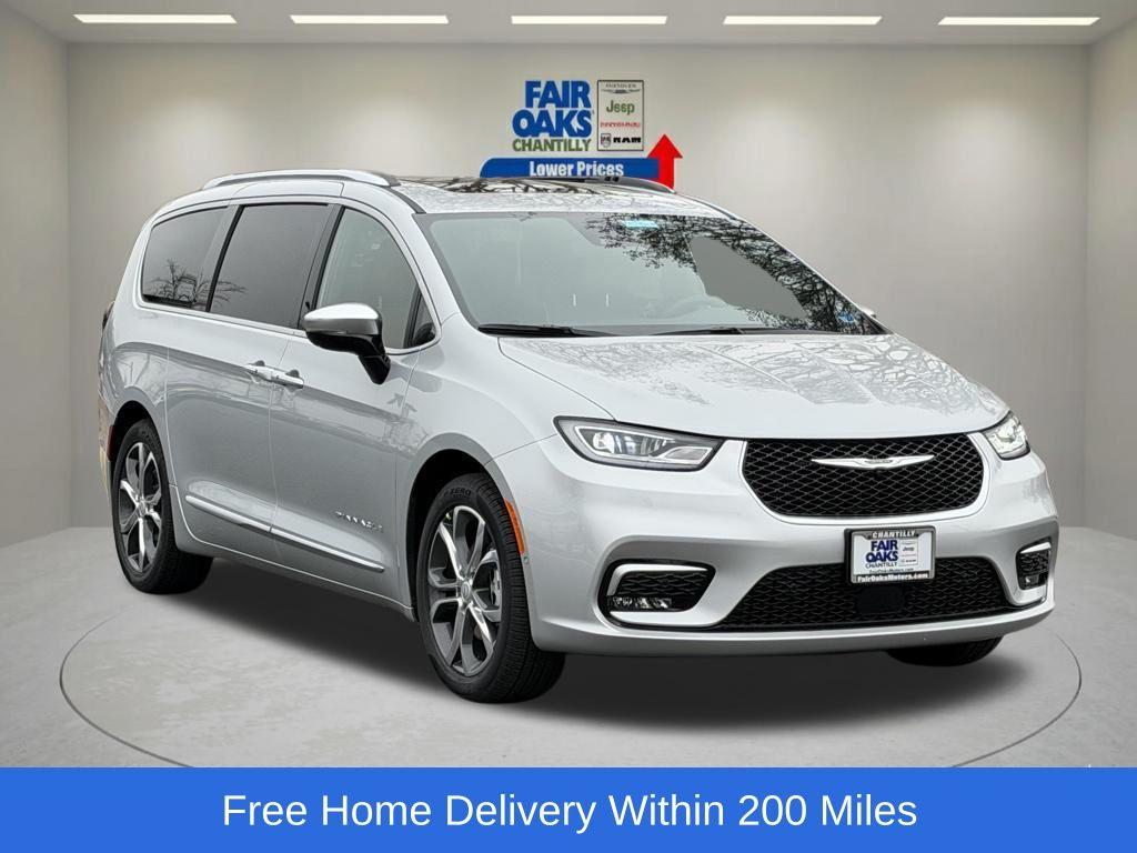 New 2026 Chrysler Pacifica Pinnacle