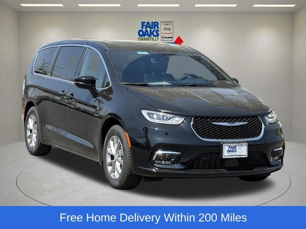 New 2026 Chrysler Pacifica Limited