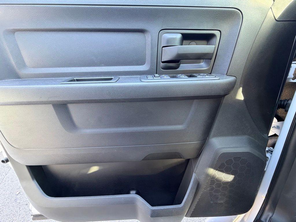 صورة مصغرة 23 لـ 2026 RAM 2500 TRADESMAN
