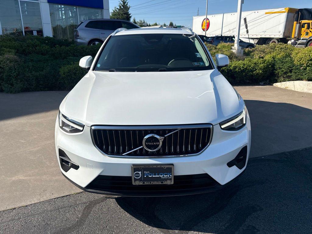 2024 Volvo XC40 B5 PLUS BRIGHT THEME — фото 3