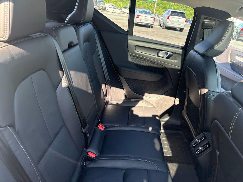 2024 Volvo XC40 B5 PLUS BRIGHT THEME thumbnail 39