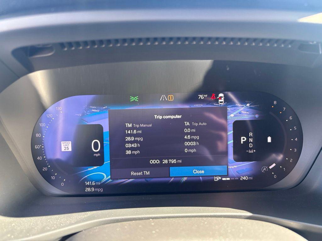 2024 Volvo XC40 B5 PLUS BRIGHT THEME thumbnail 18