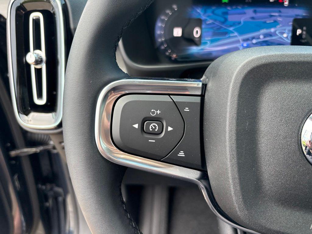 صورة مصغرة 20 لـ 2026 Volvo XC40 CORE, B5 AWD GAS (MILD HYBRID), DARK