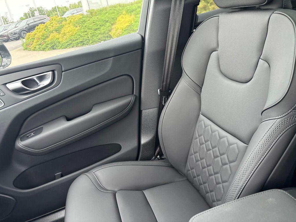 2026 Volvo XC60 B5 PLUS — миниатюра 28