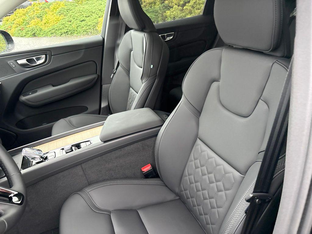 صورة مصغرة 17 لـ 2026 Volvo XC60 B5 PLUS