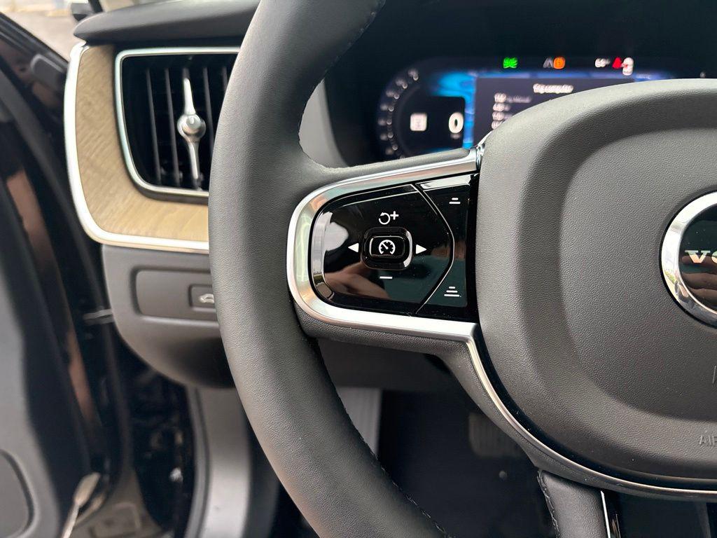 صورة مصغرة 20 لـ 2026 Volvo XC60 B5 PLUS