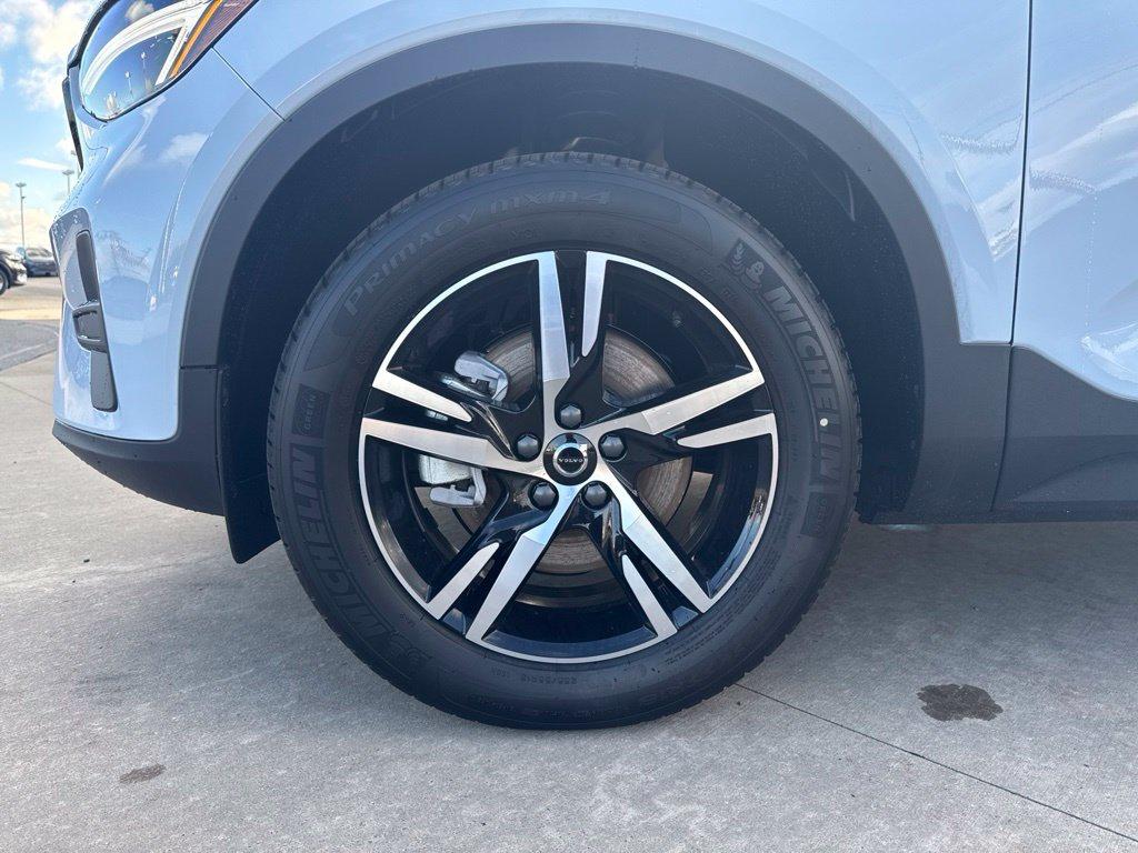 صورة مصغرة 9 لـ 2026 Volvo XC40 CORE, B5 AWD GAS (MILD HYBRID), DARK