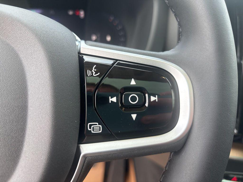 صورة مصغرة 25 لـ 2026 Volvo XC60 B5 PLUS