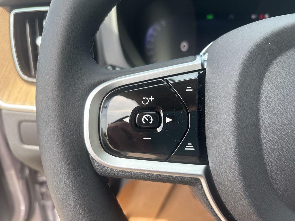 صورة مصغرة 24 لـ 2026 Volvo XC60 B5 PLUS