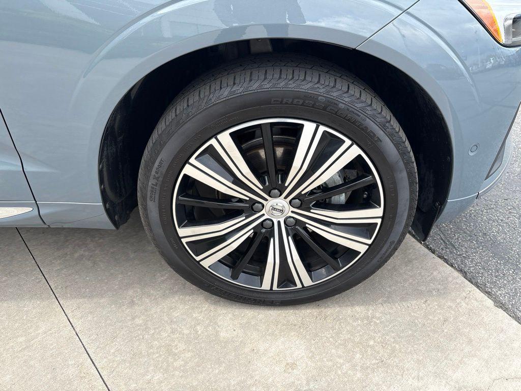 2023 Volvo XC60 B5 PLUS BRIGHT THEME — миниатюра 13