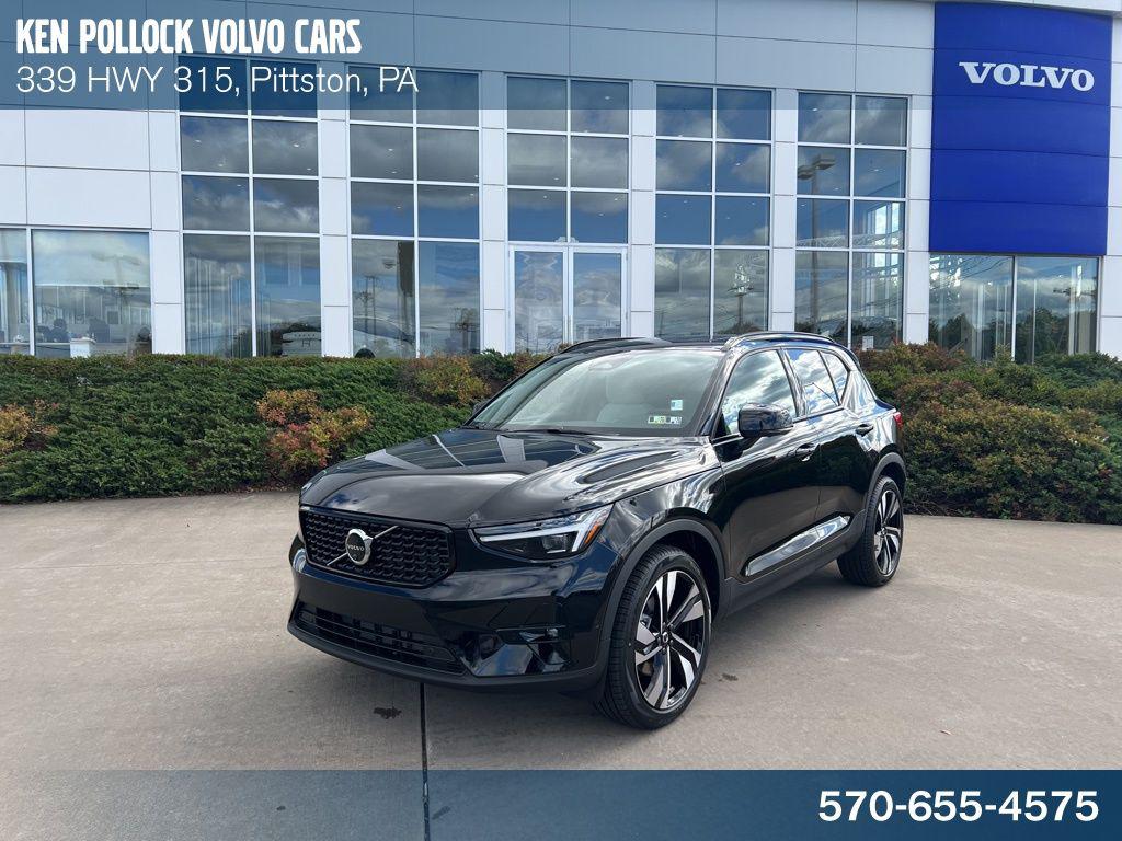 New 2026 Volvo XC40 Ultra, B5 AWD Gas (mild hybrid), Dark