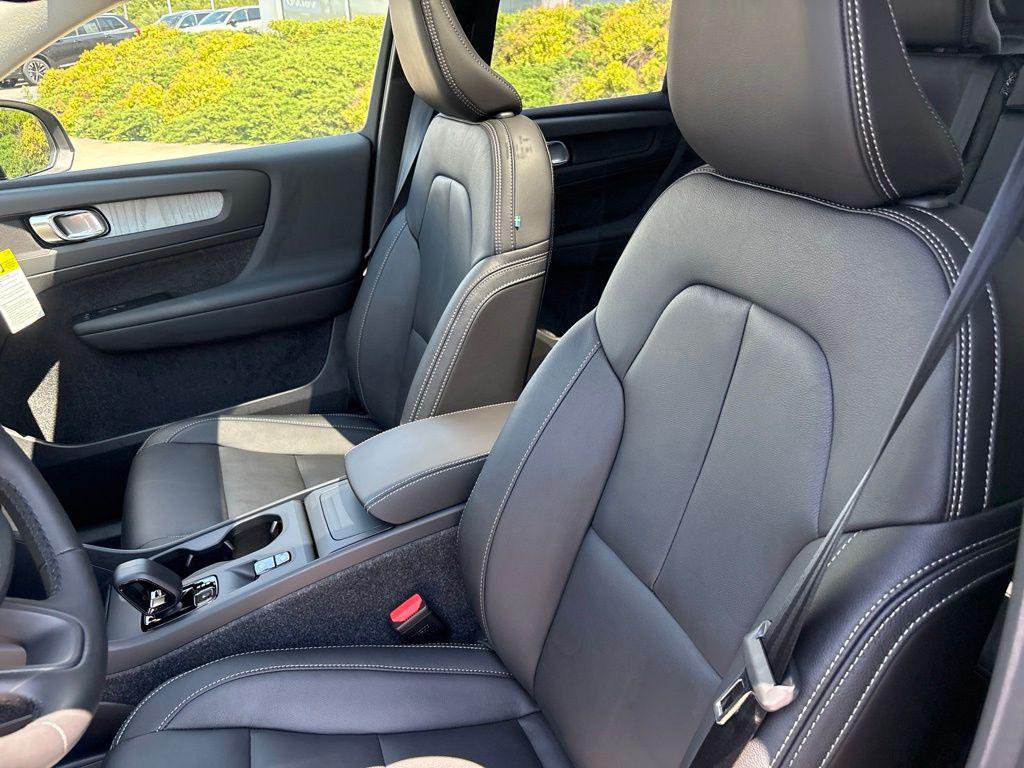 2026 Volvo XC40 CORE, B5 AWD GAS (MILD HYBRID), DARK 缩略图 17
