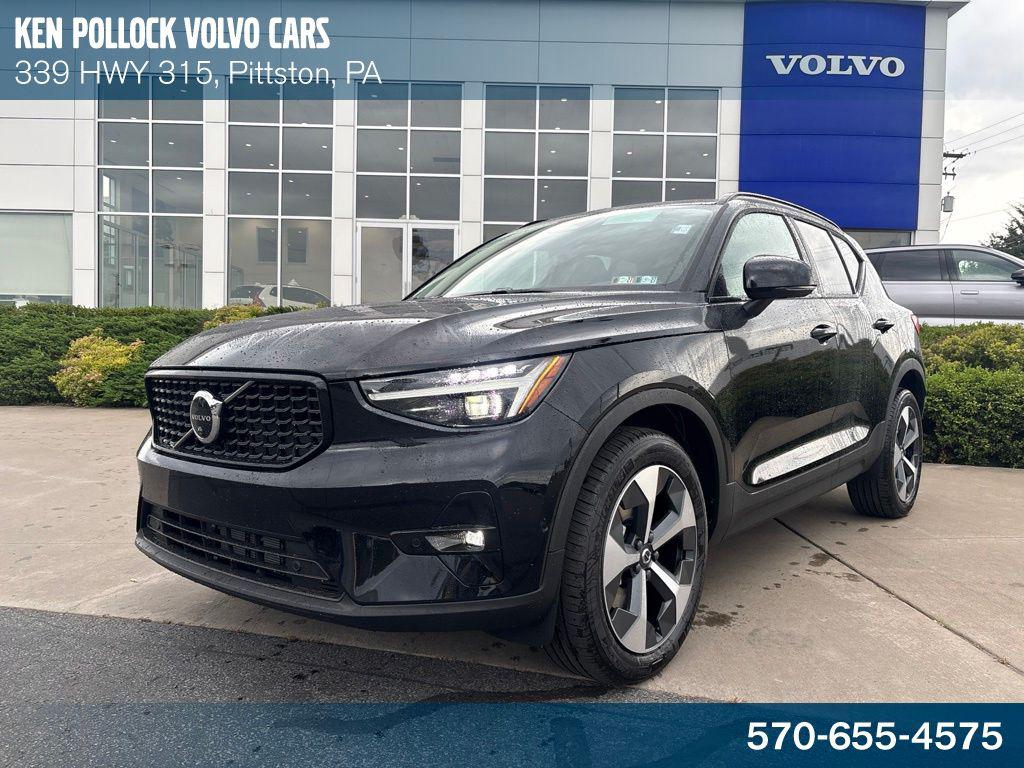 New 2026 Volvo XC40 Plus, B5 AWD Gas (mild hybrid), Dark