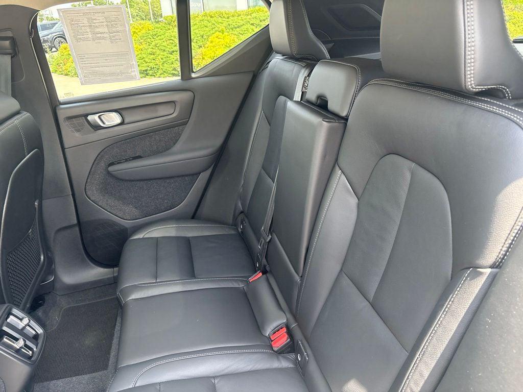 2024 Volvo XC40 B5 PLUS DARK THEME — миниатюра 32
