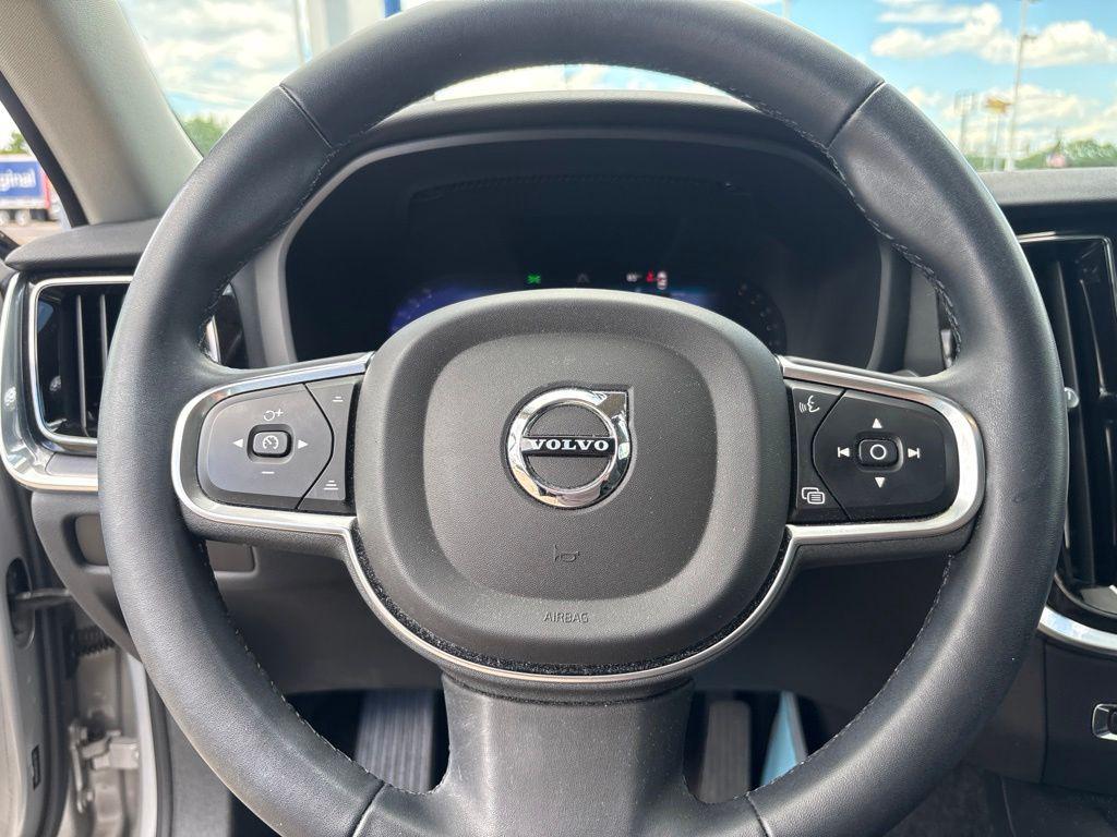 2024 Volvo S60 B5 CORE DARK THEME thumbnail 16