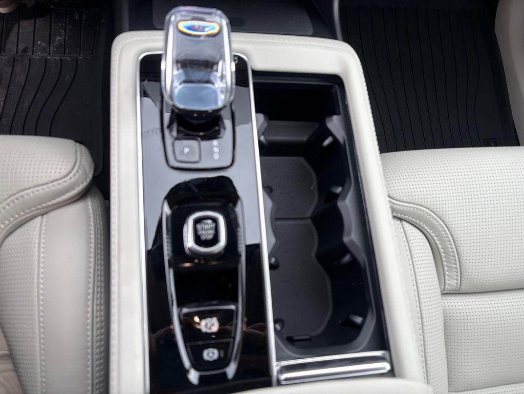2026 Volvo XC90 B6 ULTRA 7-SEATER — миниатюра 24