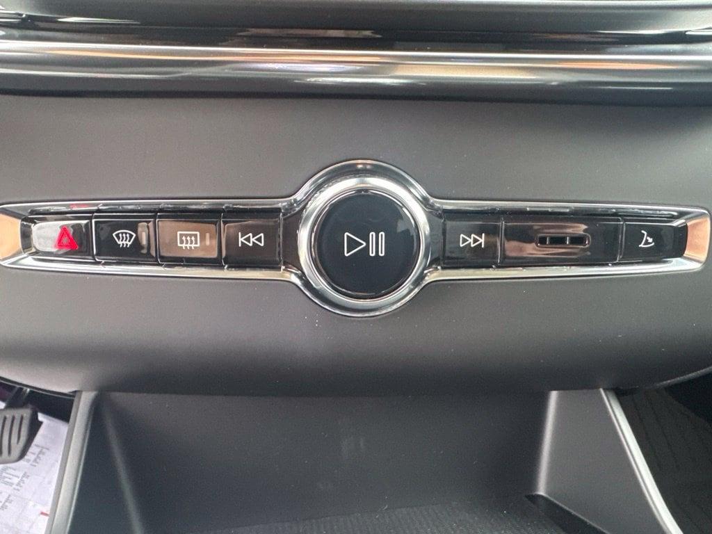 صورة مصغرة 30 لـ 2026 Volvo XC90 PLUS, B6 AWD GAS (MILD HYBRID), GASOLINE, BRI
