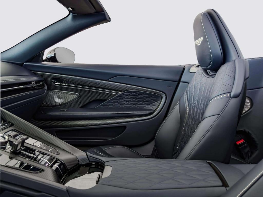 2026 Aston Martin DB12 VOLANTE — миниатюра 16