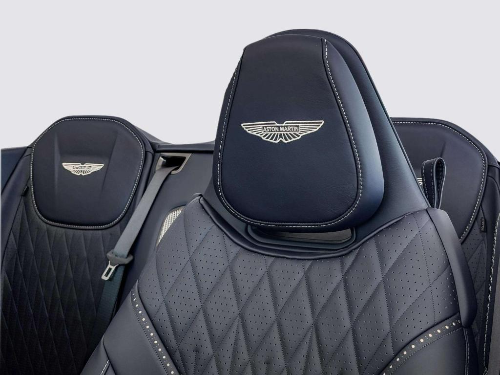 2026 Aston Martin DB12 VOLANTE — миниатюра 20