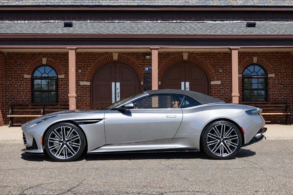 2024 Aston Martin DB12 VOLANTE — миниатюра 37