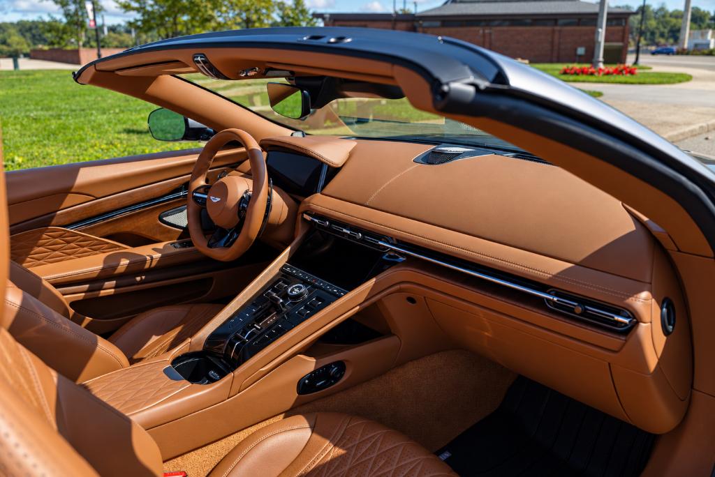 2024 Aston Martin DB12 VOLANTE — миниатюра 13
