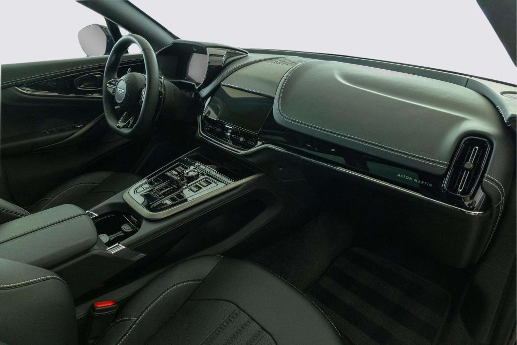 2026 Aston Martin DBX 707 缩略图 32