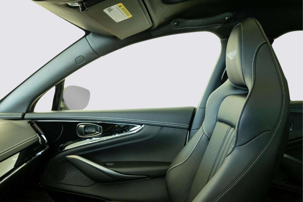 2026 Aston Martin DBX 707 缩略图 12