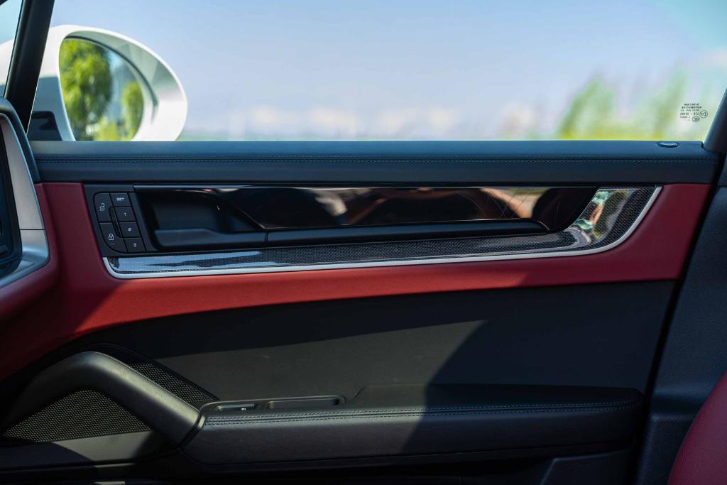 صورة مصغرة 25 لـ 2025 Porsche CAYENNE TURBO