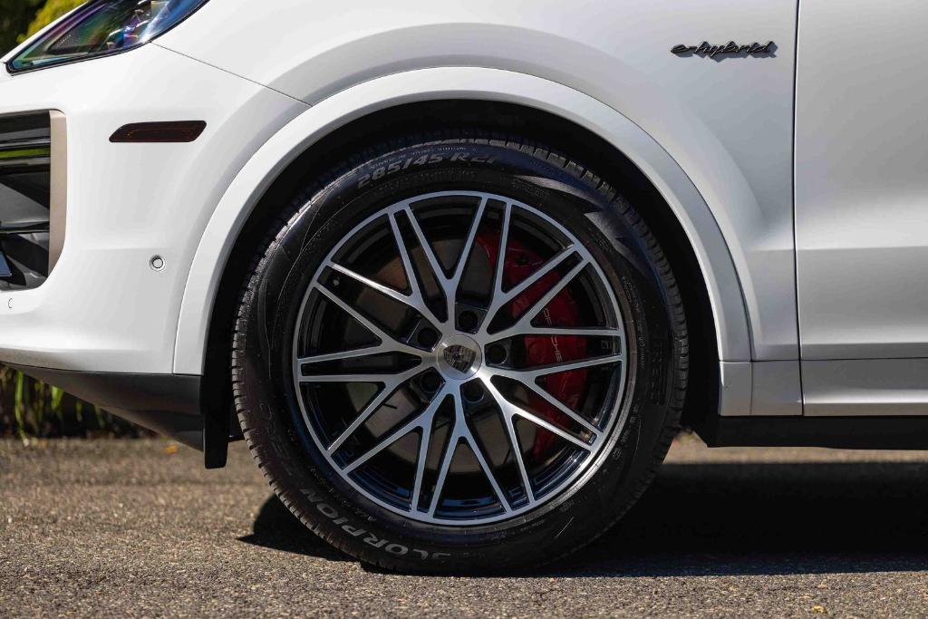 صورة 9 لـ 2025 Porsche CAYENNE TURBO
