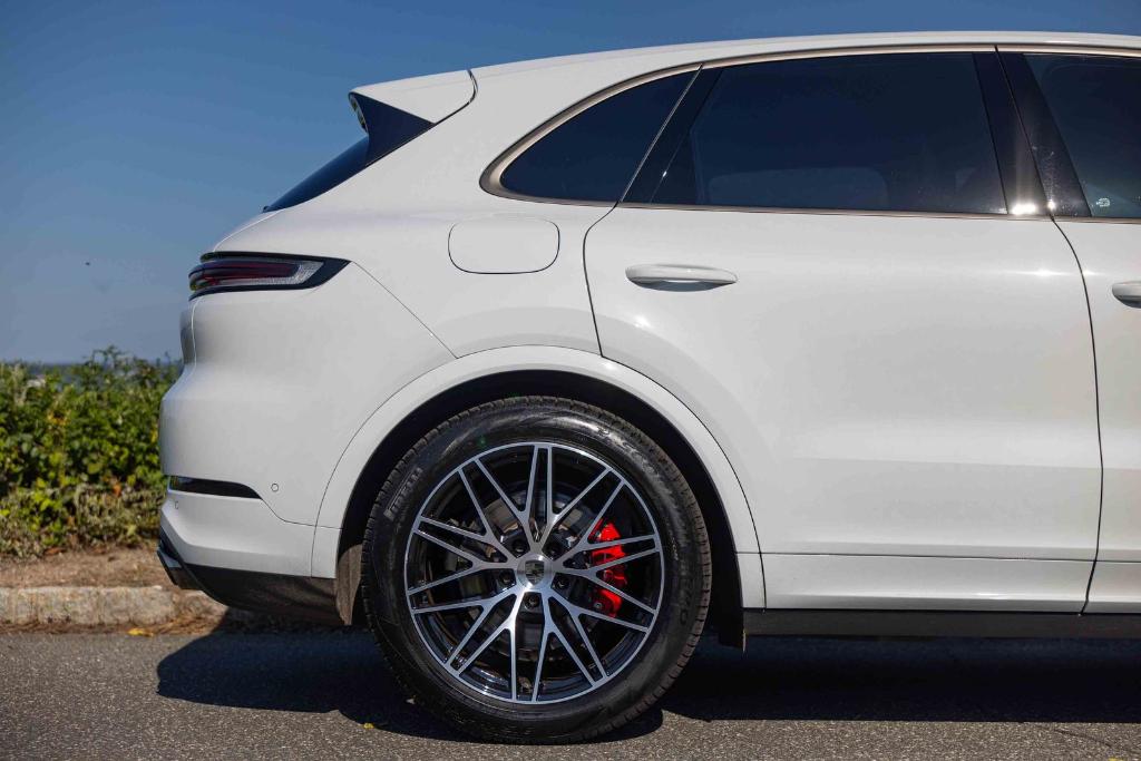 صورة مصغرة 38 لـ 2025 Porsche CAYENNE TURBO