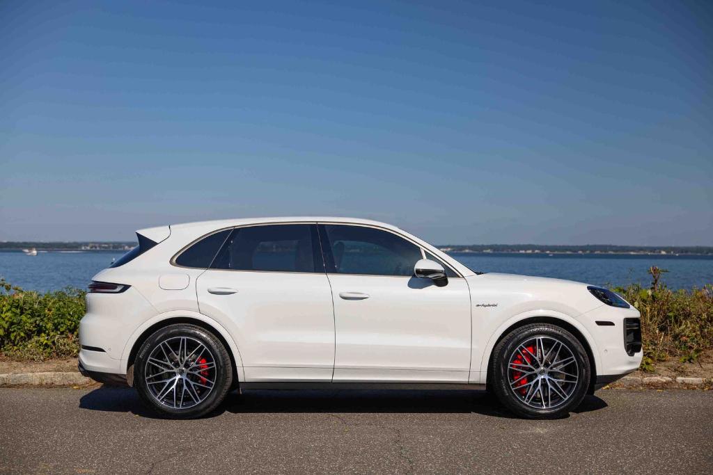 صورة 7 لـ 2025 Porsche CAYENNE TURBO