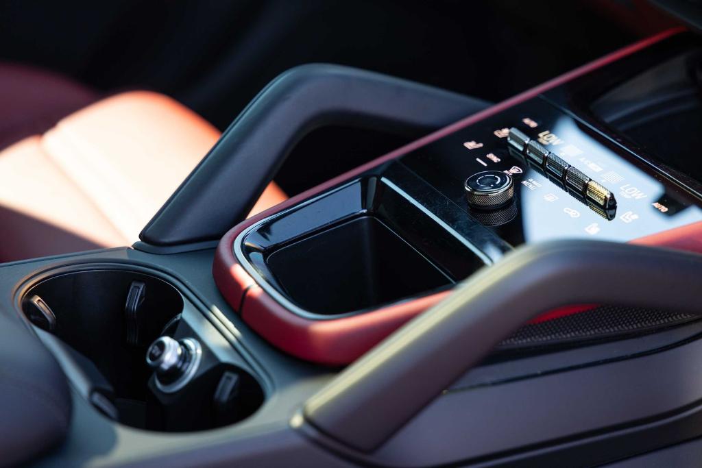صورة مصغرة 22 لـ 2025 Porsche CAYENNE TURBO