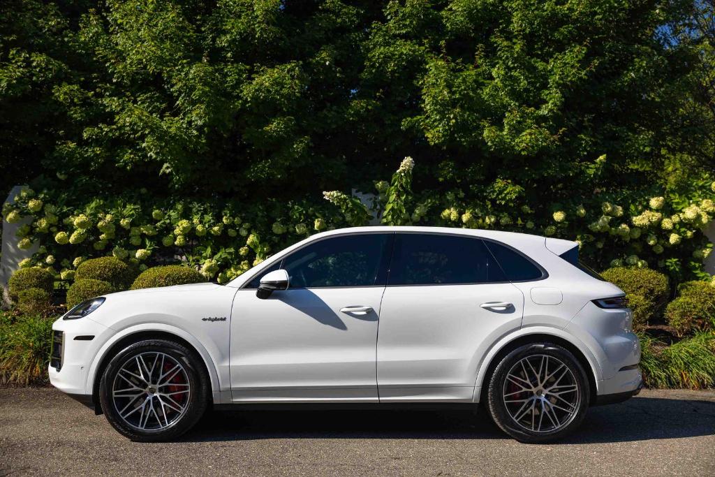 صورة مصغرة 42 لـ 2025 Porsche CAYENNE TURBO