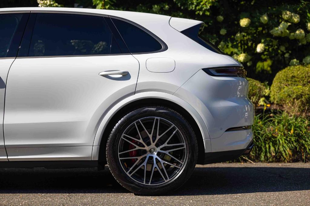 صورة مصغرة 36 لـ 2025 Porsche CAYENNE TURBO