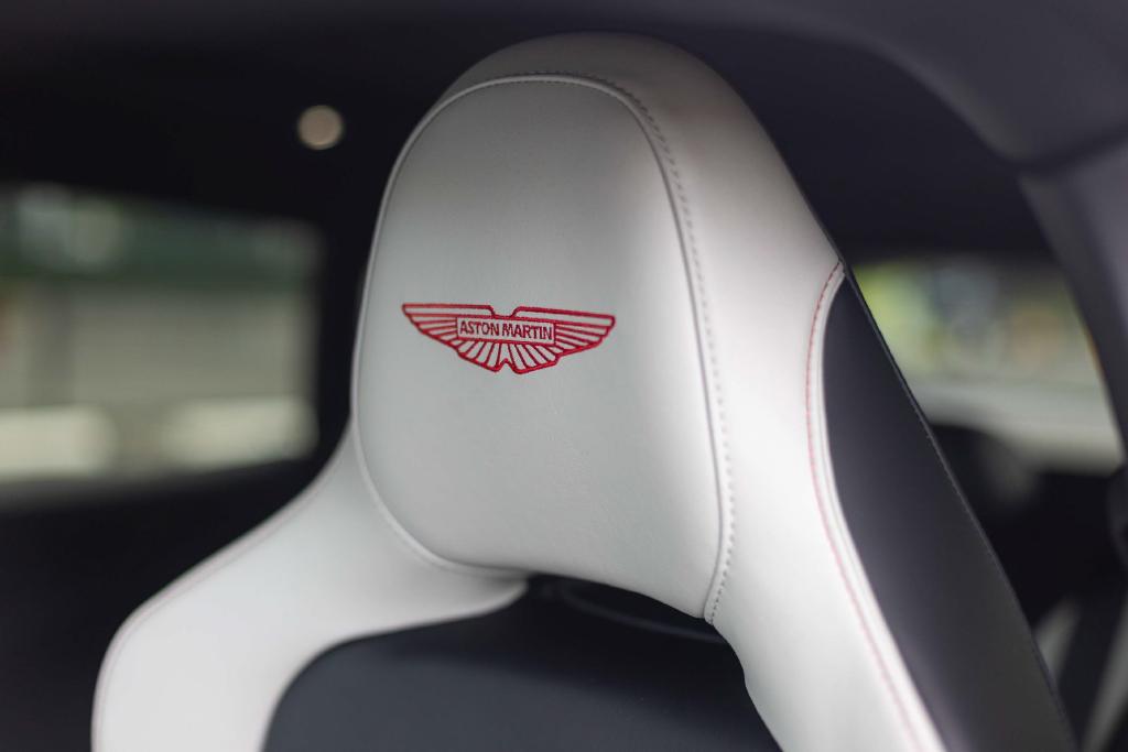 صورة مصغرة 17 لـ 2026 Aston Martin DBX S
