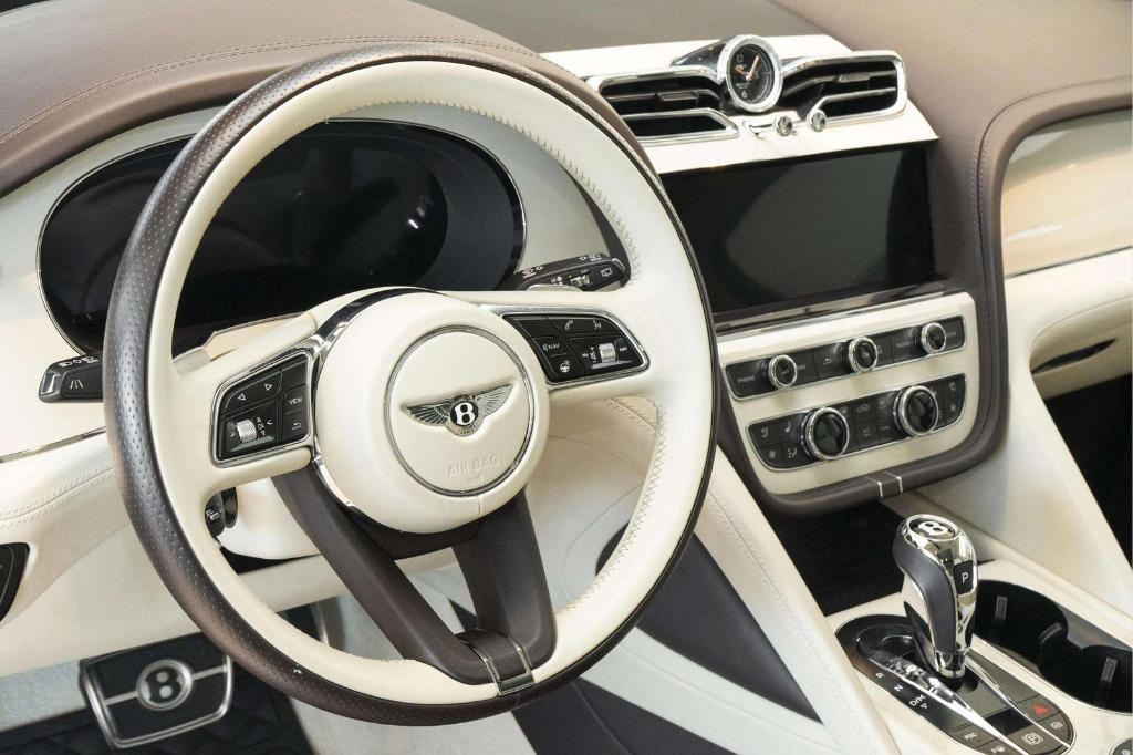 صورة مصغرة 34 لـ 2022 Bentley BENTAYGA