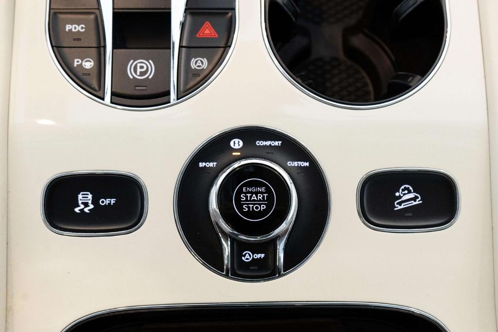 صورة مصغرة 45 لـ 2022 Bentley BENTAYGA
