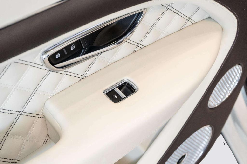 صورة مصغرة 51 لـ 2022 Bentley BENTAYGA