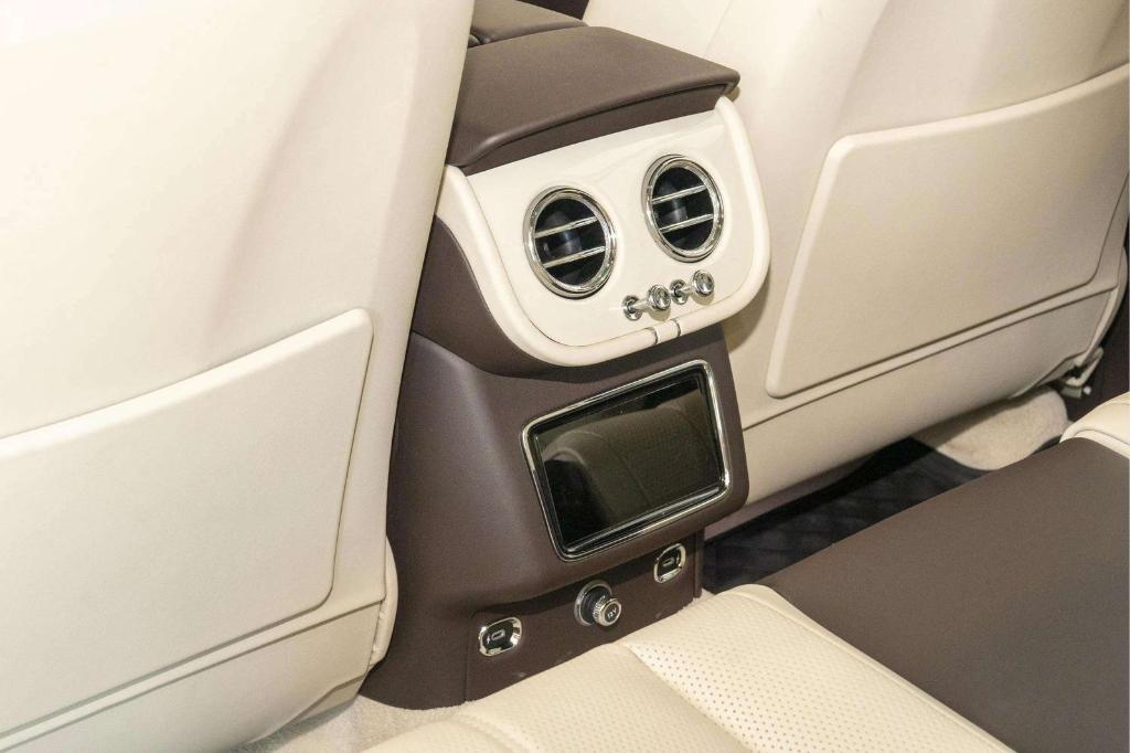 صورة مصغرة 61 لـ 2022 Bentley BENTAYGA