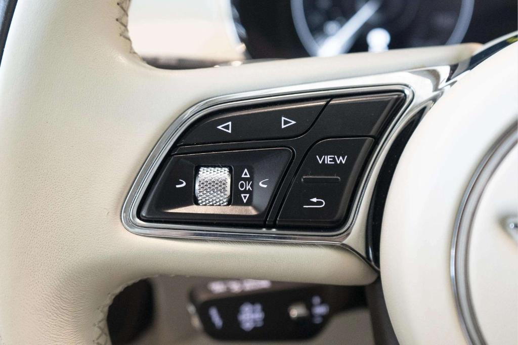 صورة مصغرة 37 لـ 2022 Bentley BENTAYGA
