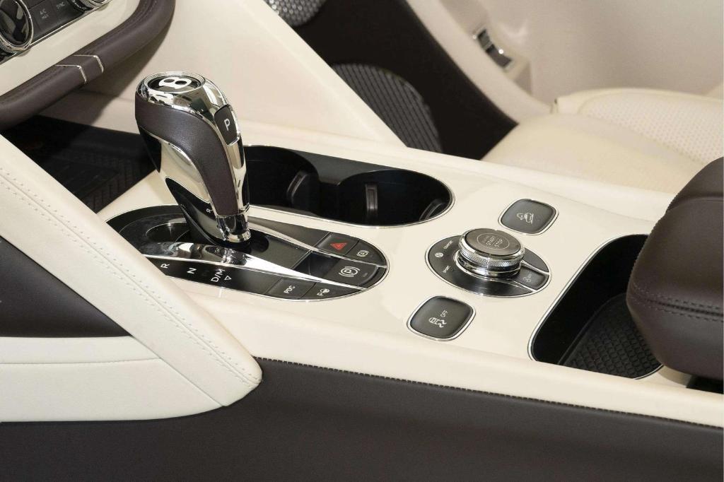 صورة مصغرة 46 لـ 2022 Bentley BENTAYGA