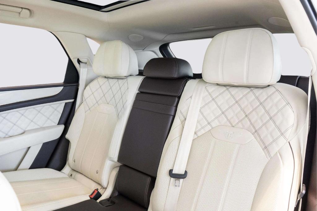 صورة مصغرة 57 لـ 2022 Bentley BENTAYGA