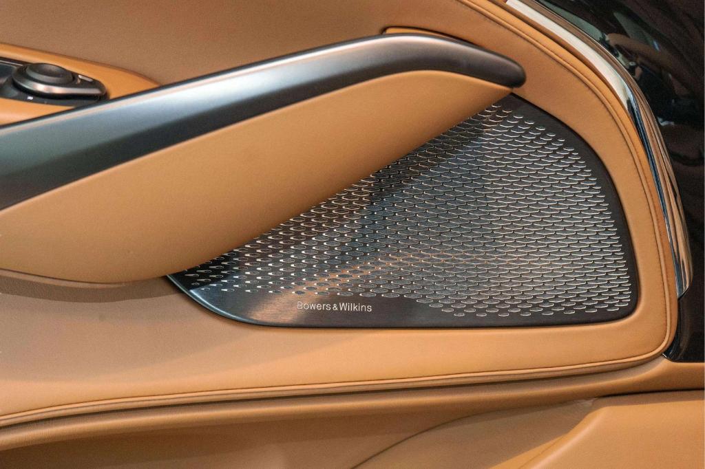 صورة مصغرة 26 لـ 2026 Aston Martin DBX S