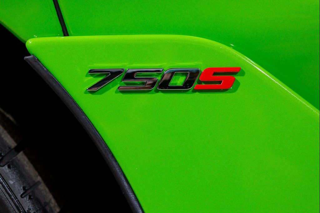 صورة 8 لـ 2026 Mclaren 750S BASE