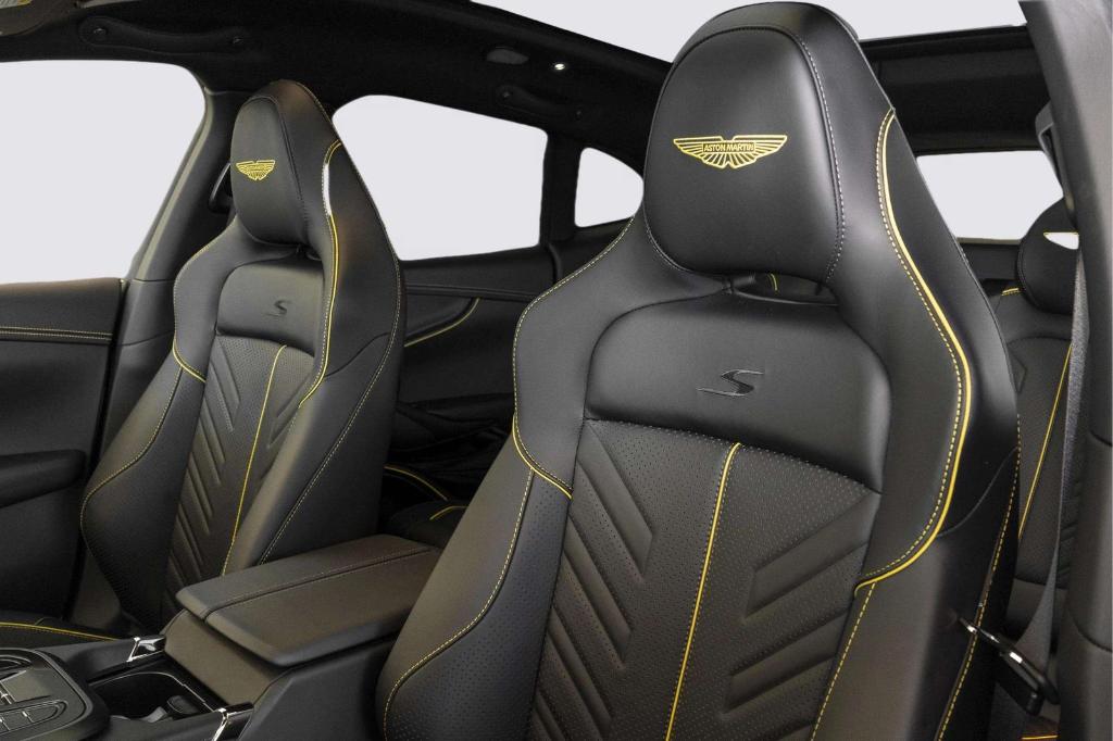 2026 Aston Martin DBX S 缩略图 17